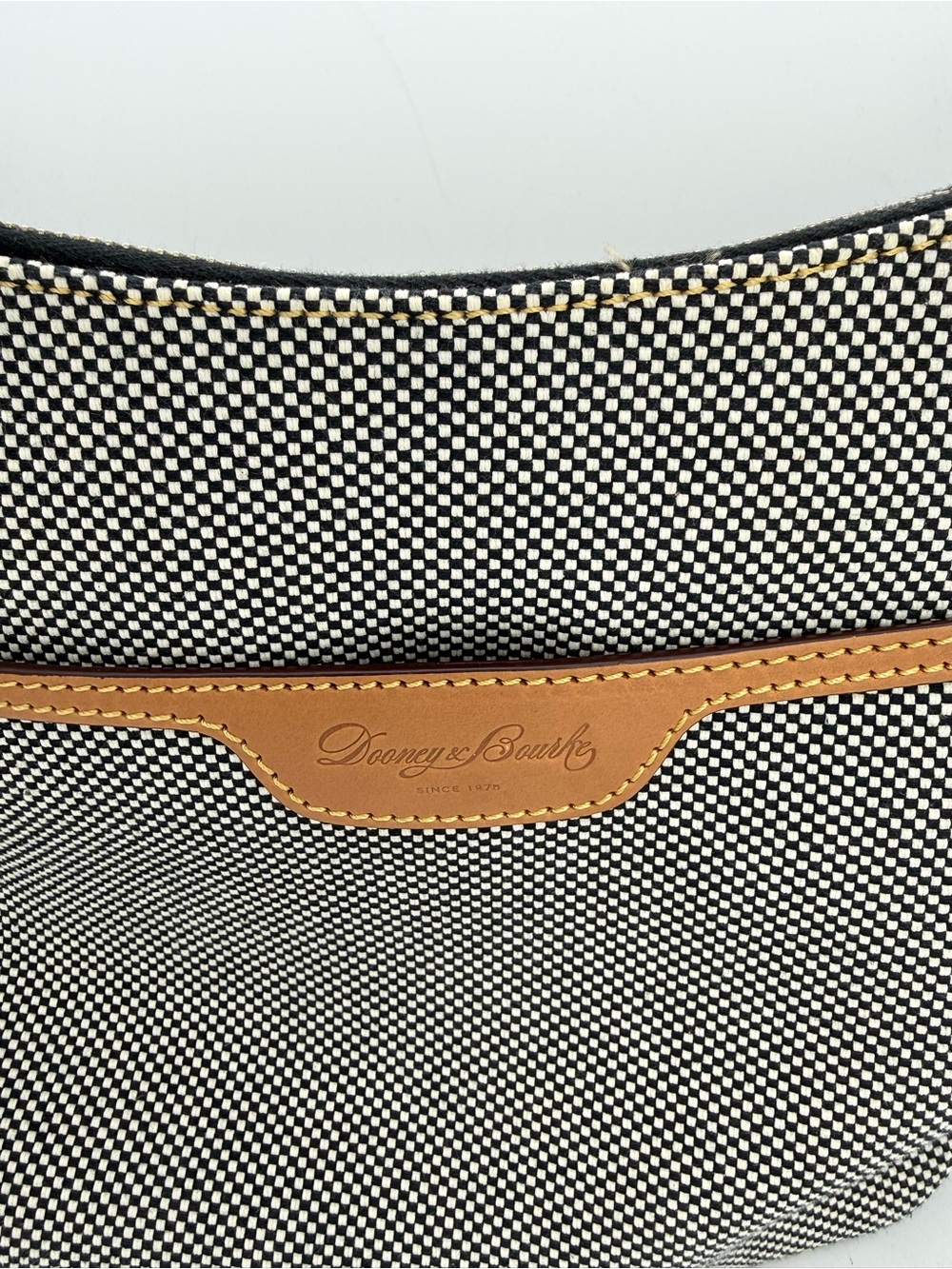 Dooney & Bourke women’s Birdseye East west Hobo shoulder bag fabric & leather - Picture 3 of 10
